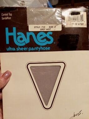 NWT Hanes Ultra Sheer Control Top Sandalfoot Sz D Grey Mist Pantyhose